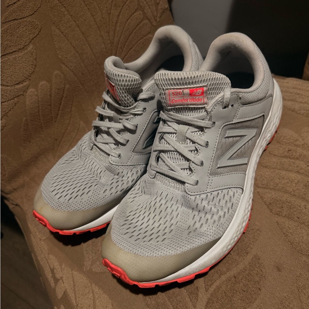 New Balance 520v7 Comfort Gray Sneakers with Red Accents